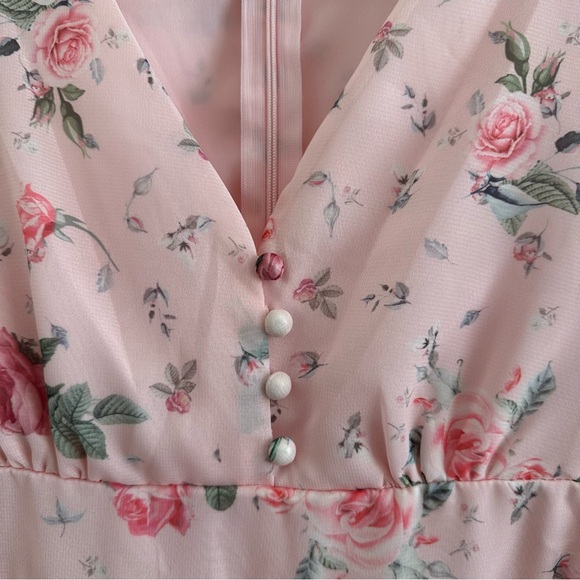 Pink Chiffon Floral V-Neck Dress with Puff Sleeves - Picture 3 of 9